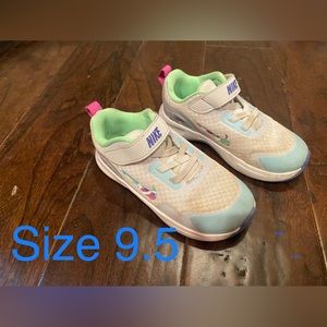 Nike girls shoes